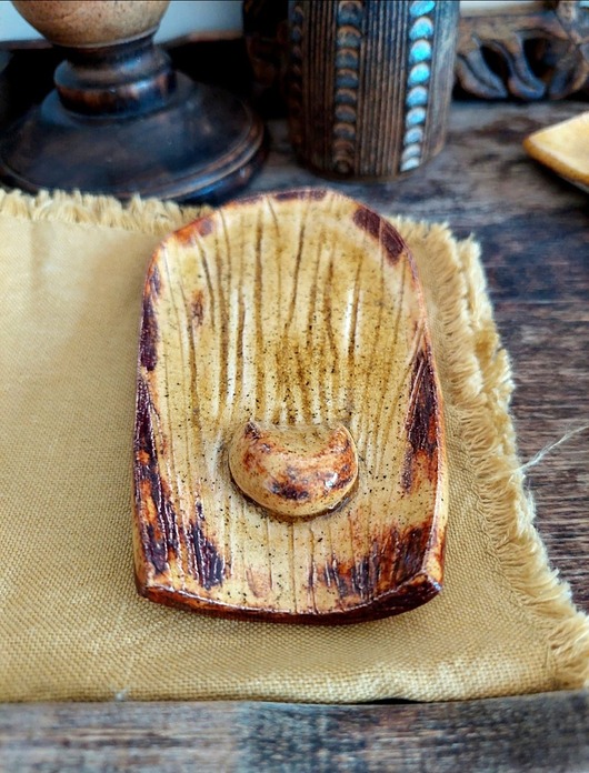 Podstawki pod kadzidełka Ceramiczna podstawka bursztynowa