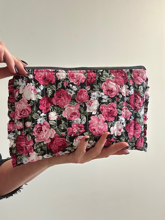kosmetyczki Kosmetyczka różana z falbanką