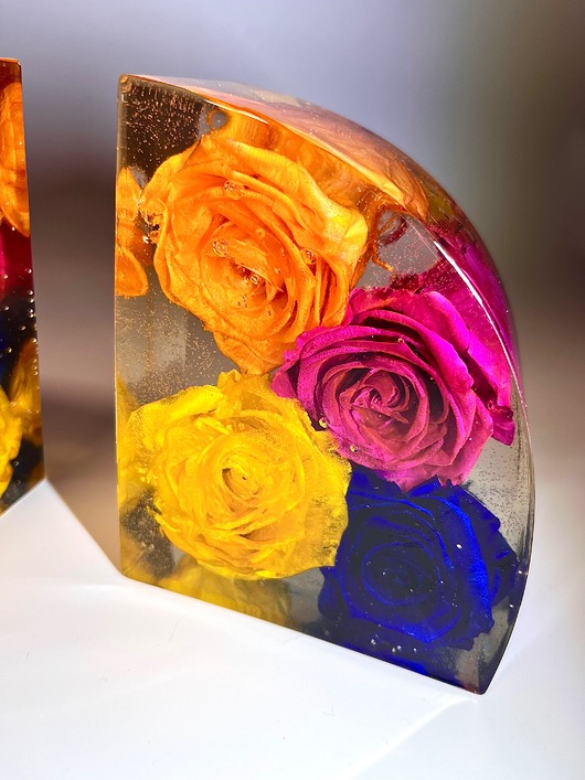 zakładki do książek Podpórki do książek  z żywicy z wiecznymi różami