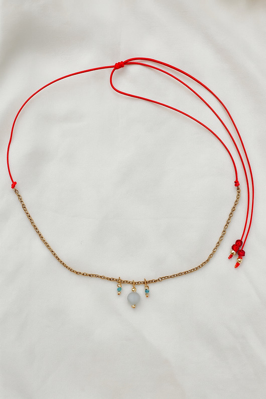 złote naszyjniki Naszyjnik czerwony sznurek z akwamarynem