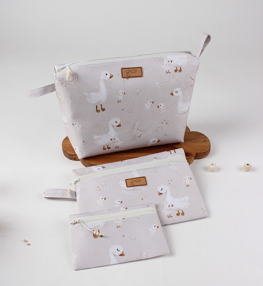 torebki, worki i plecaki dziecięce Komplet 3 kosmetyczek w kaczuszki