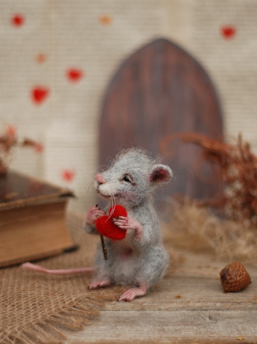 figurki i rzeźby Zakochana Mysz -szara