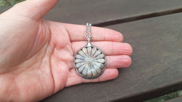 wisiory Księżycowy kwiat - wisiorek