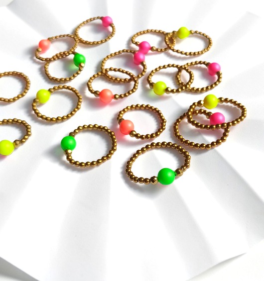 pierścionki elastyczne Pierścionek :GREEN : Swarovski neon pearls : gold