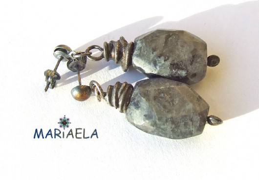 LABRADORYT fasetka MARIAELA