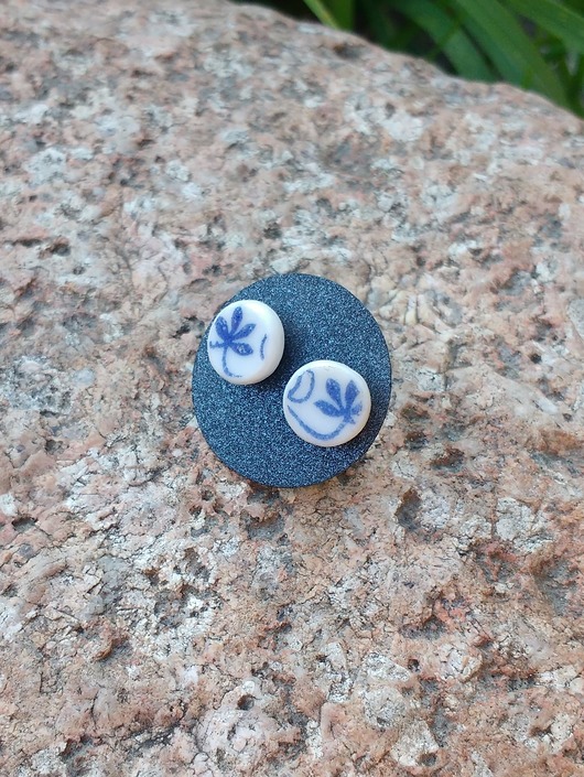 Kolczyki ceramiczne we wzory roślinne biżuteria z talerzy