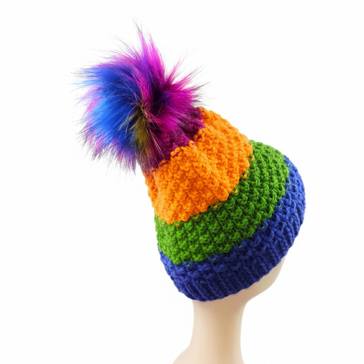 czapki damskie 6904 Energetyczna Czapka Beanie w Żywe Pasy z Pomponem