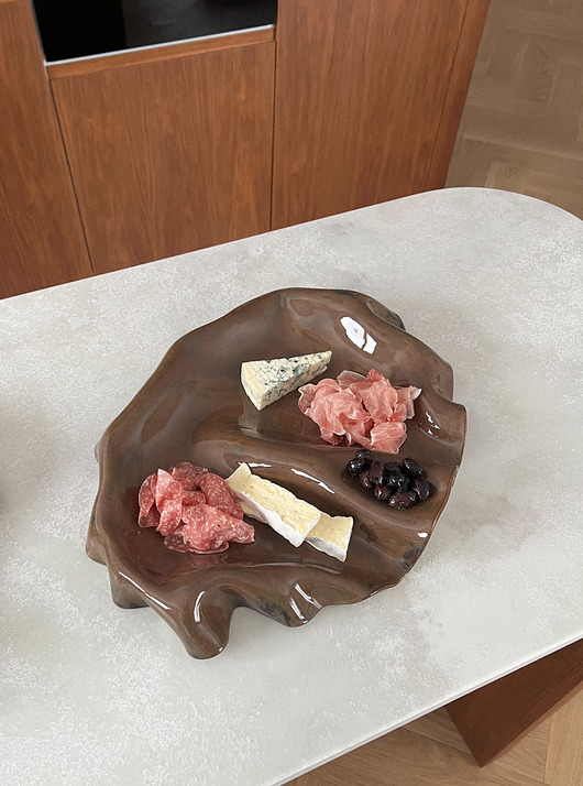 deski do krojenia i tace Taca na przekąski WAVY no. 1 ciemna czekolada