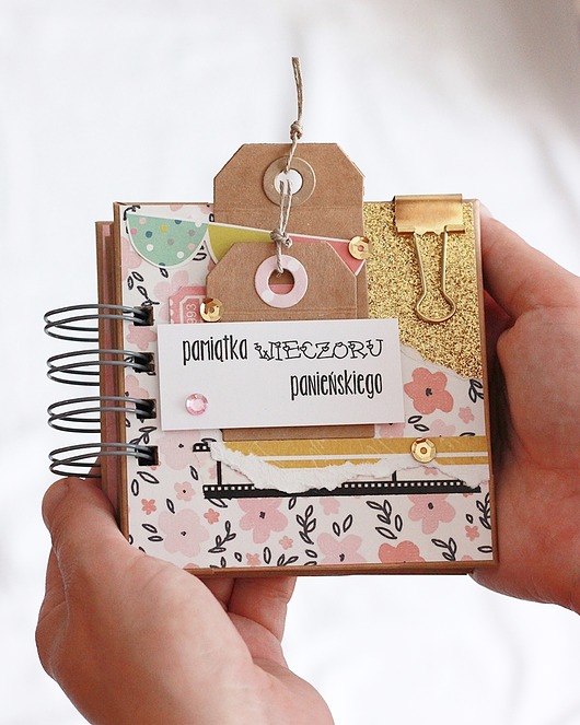 księgi gości i albumy ślubne Pamiątka wieczoru panieńskiego. Mini album