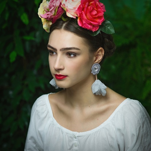Szare kwiaty- kolczyki soutache Mró Soutache