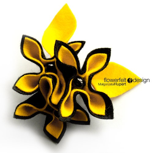 black with yellow -Biżuteria Autorska  FlowerFelt Design