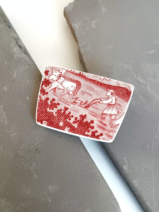 broszki Broszka z postacią