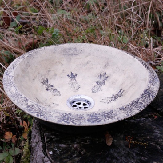 Ceramiczna umywalka - ciemnoniebieska w inspiracji