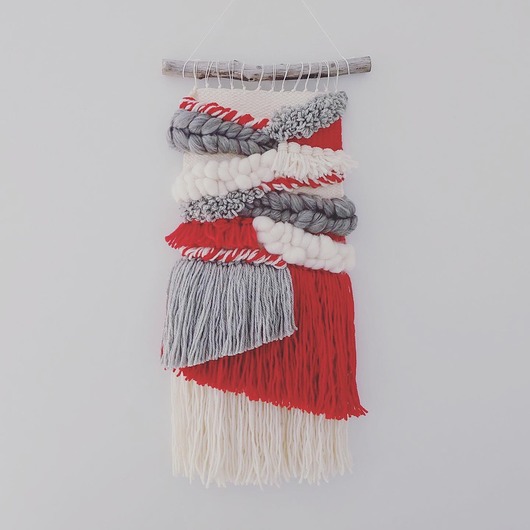 Makatka Makrama Czerwień wool and stick