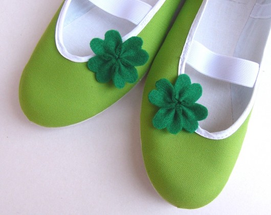 Na szczęście (buty + broszki) Czarna Biedronka