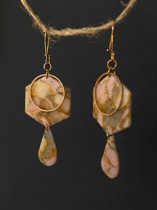 kolczyki z masy plastycznej Kolczyki wiszące Pink Marble