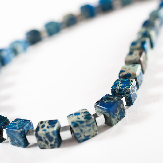 kolie Geometryczny naszyjnik z jaspisem cesarskim i hematytem. [WK13]