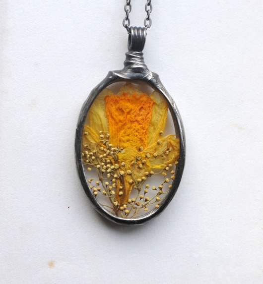 wisiory Żonkil z szkle