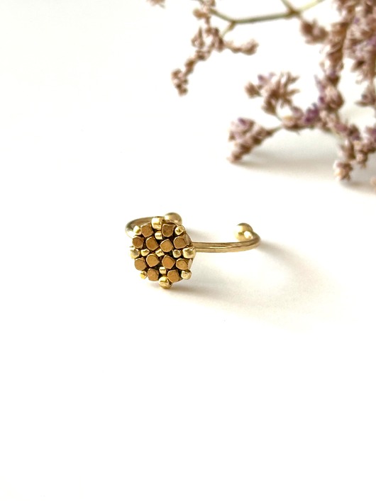 pierścionki - różne Pierścionek rozetka z hematytem