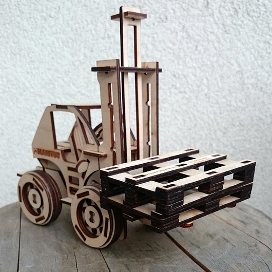 Puzzle 3D - Wózek Widłowy  CORKY