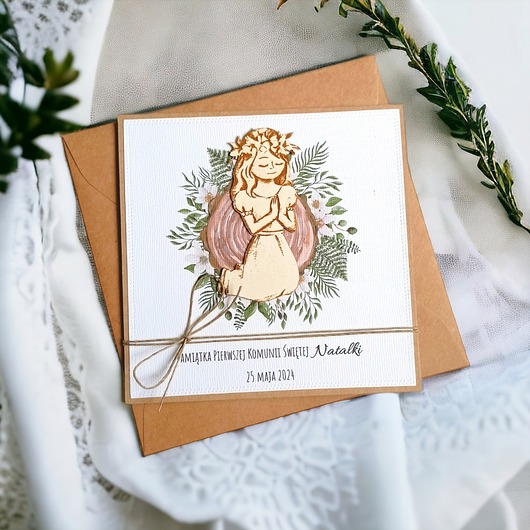 kartki na komunię Kartka, PERSONALIZACJA : I Komunia : drewno: dziewczynka..