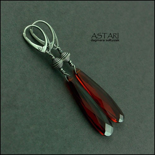BALI I CYRKONIE - GARNET Astari