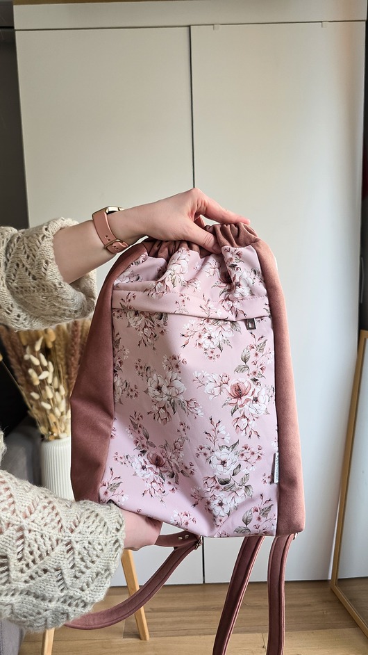 torebki różne Torebko-plecak 2w1/Workoplecak Różowe Kwiaty
