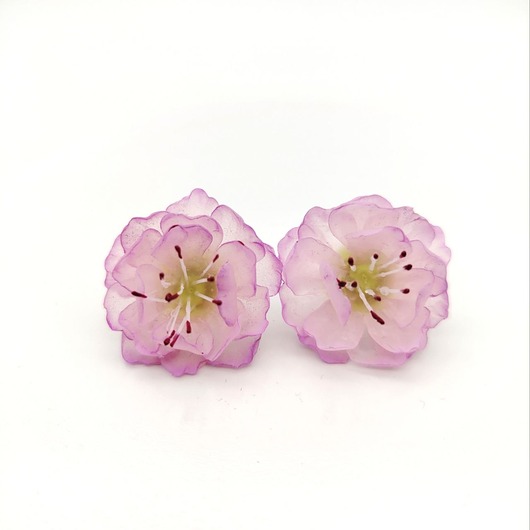 kolczyki z masy plastycznej Kolczyki sakura delikatne kwiaty półprzezroczyste handmade stal
