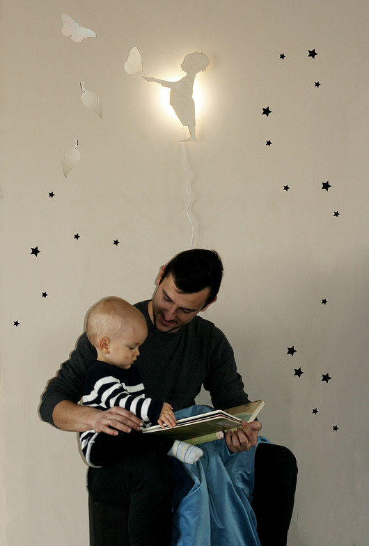 Drewniana lampka nocna Little boy Dream Woods