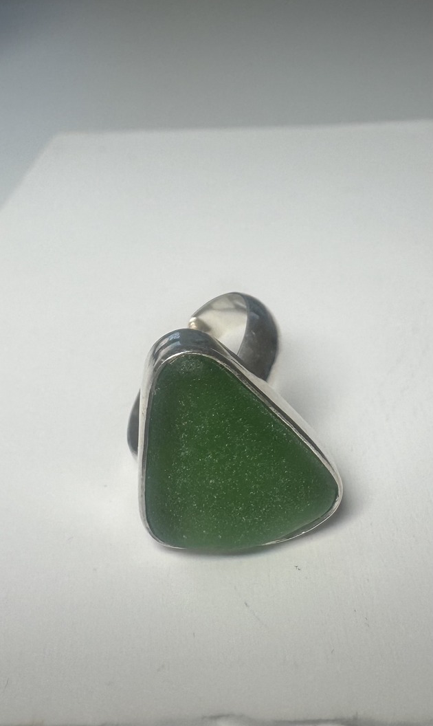 pierścionki srebrne Srebrny pierścionek regulowany ze szkłem morskim