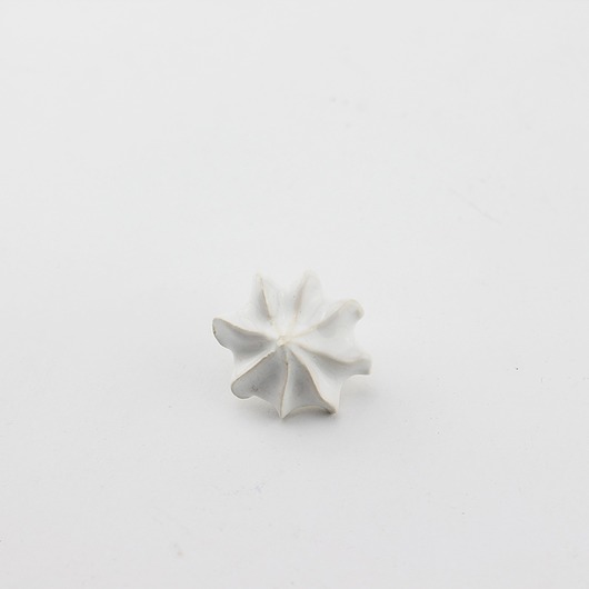 Ceramiczna broszka pin beza m2k studio