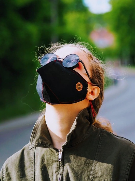 Maska Dziób z czerwoną nitką Dr plague