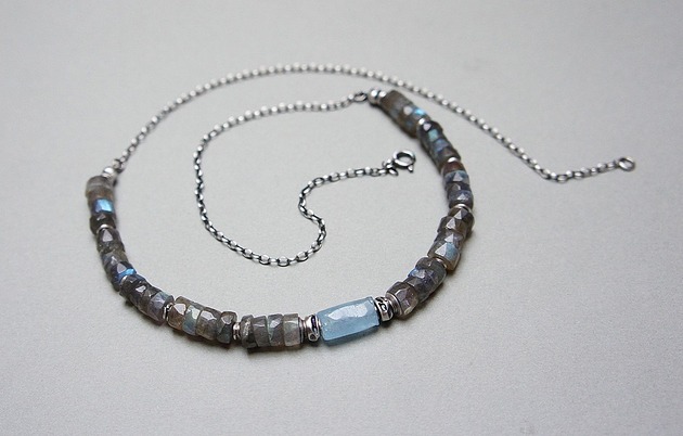 korale Labradorytowe krążki  naszyjnik