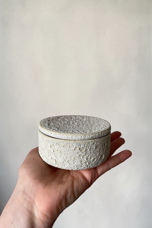 pojemniki na biżuterię Pojemnik na biżuterię w stylu wabi sabi, pudełko struktura kamienia surowa