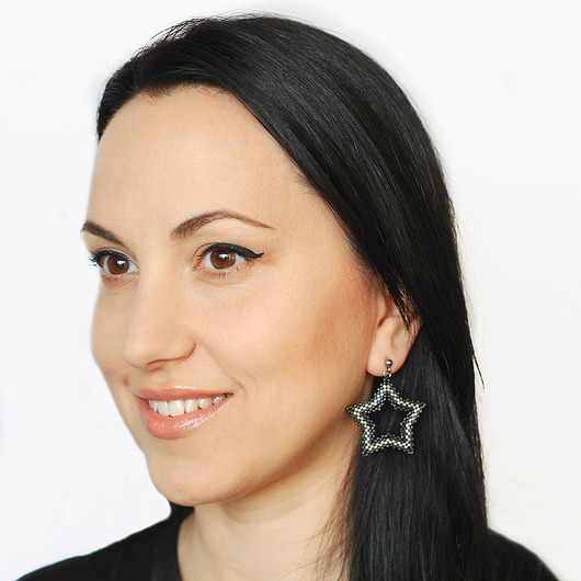 Kolczyki sztyfty wiszące czarno srebrne gwiazdy Natalya Slipchenko Fatamorgana