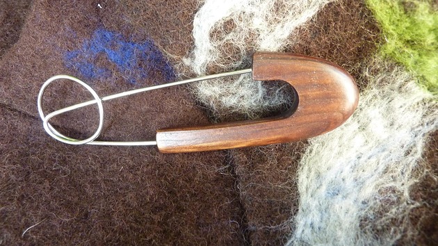 broszki Broszka drewniana Broszka Biżuteria z drewna