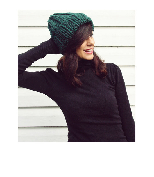 Czapka beanie  z wełną w kolorze morskim Mademoiselle Patrini