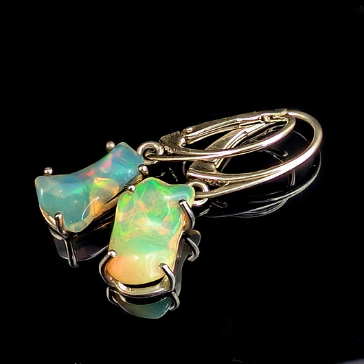 kolczyki srebrne Kolczyki srebrne surowe tęczowe opale