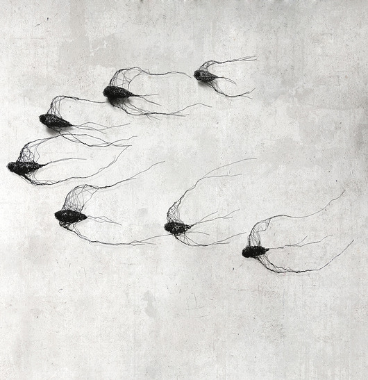 Ozdoby na ścianę Instalacja z metalu nr XVIII - ptaki w kluczu (7 sztuk)