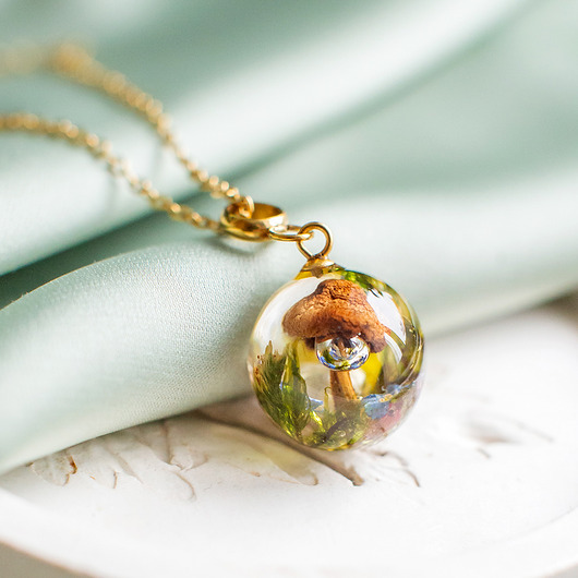 wisiory Naszyjnik z leśną kompozycją