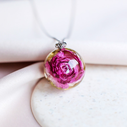 wisiory Wisiorek z różą