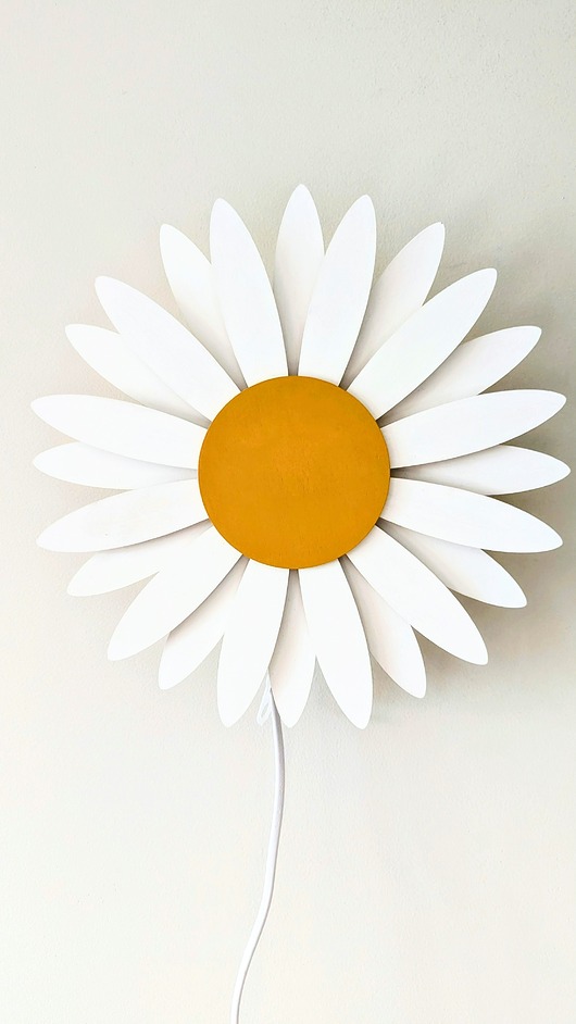 lampy do pokoju dziecka Stokrotka kinkiet, drewniana lampka do pokoju dziecka