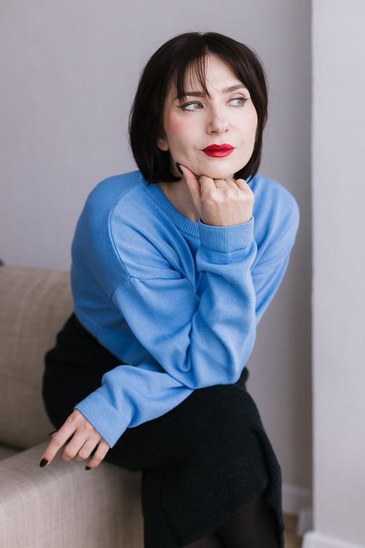 swetry damskie Bawełniany sweter w kolorze błękitu