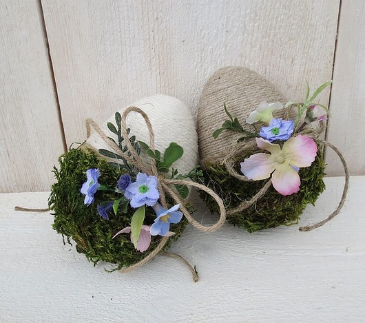 jajka wielkanocne Pisanki sznurkowe Błękitne kwiaty