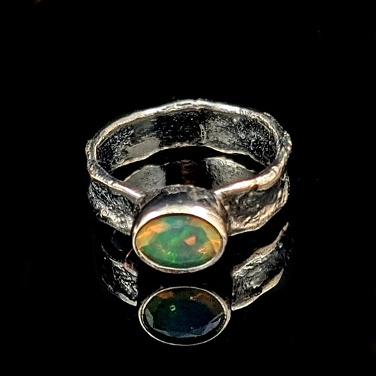 pierścionki srebrne Pierścionek subtelny z opalem