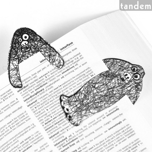 dwa włochate mole książkowe tandem