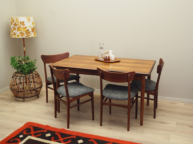 krzesła Komplet czterech krzeseł tekowych, duński design, lata 70, produkcja: Dania