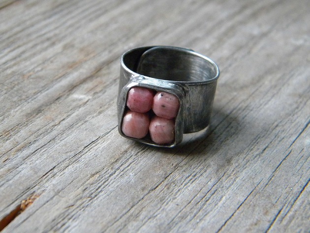 pierścionki - różne Fasetowane rodonity  - pierścień