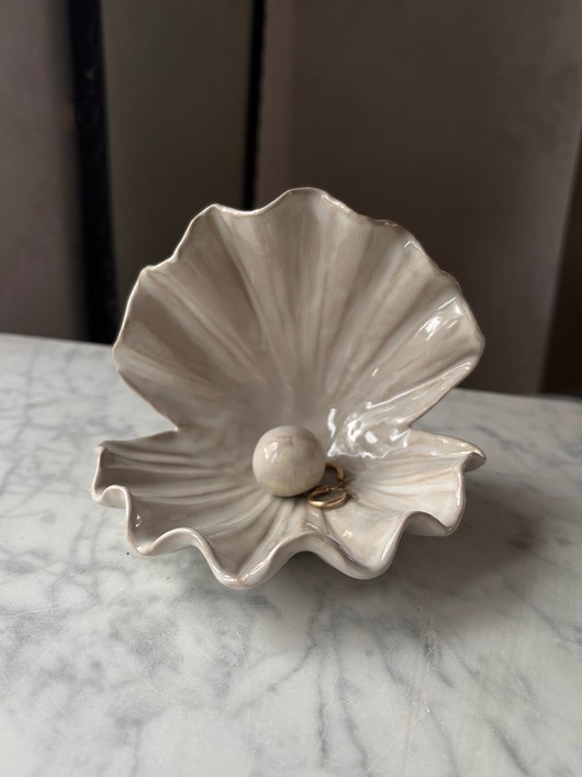 pojemniki na biżuterię Perłowa muszla na biżuterię  ceramiczna podstawka  prezent na Dzień Mamy
