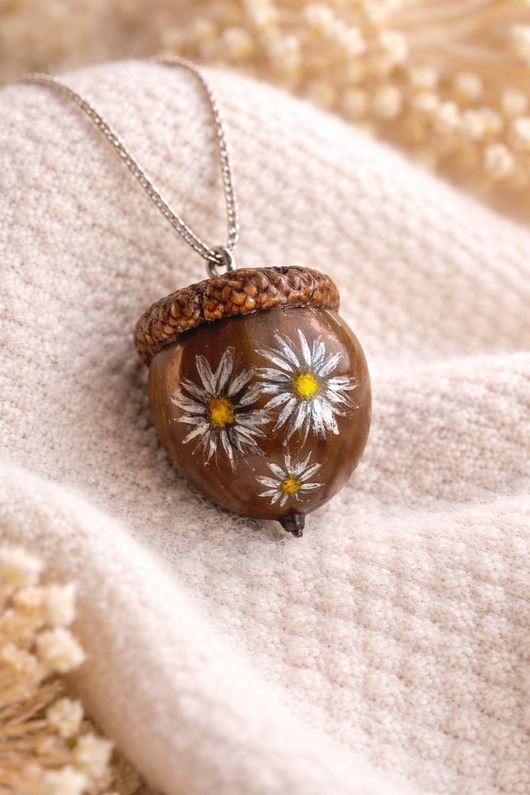 wisiory "Żołądź ze Stokrotkami" - Wisiorek, Naszyjnik, Zawieszka